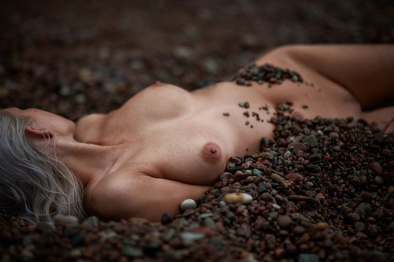 nu, nude, portrait, girl, summer, sunset, beach, ню, девушка, портрет, лето, пляж, закат Морские камешки фото превью