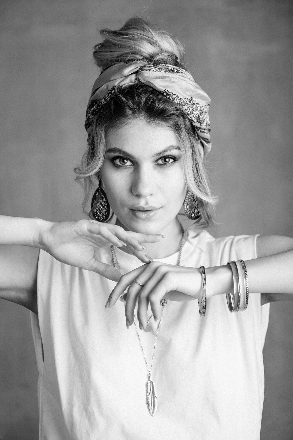 женский портрет, Элина Ларченкова