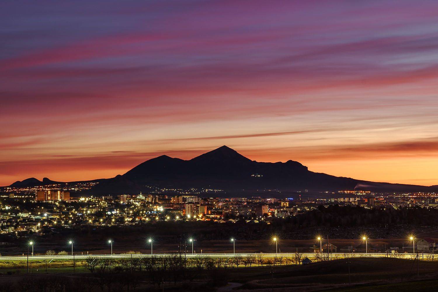 кавказ, кмв, кавказские минеральные воды, гора, бештау, ночной город, рассвет, город под горой, Zakharov Armen
