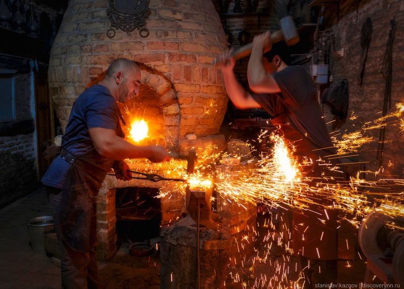 кузнецы, огонь, искры, узбекистан, бухара Кузнецы Бухары фото превью