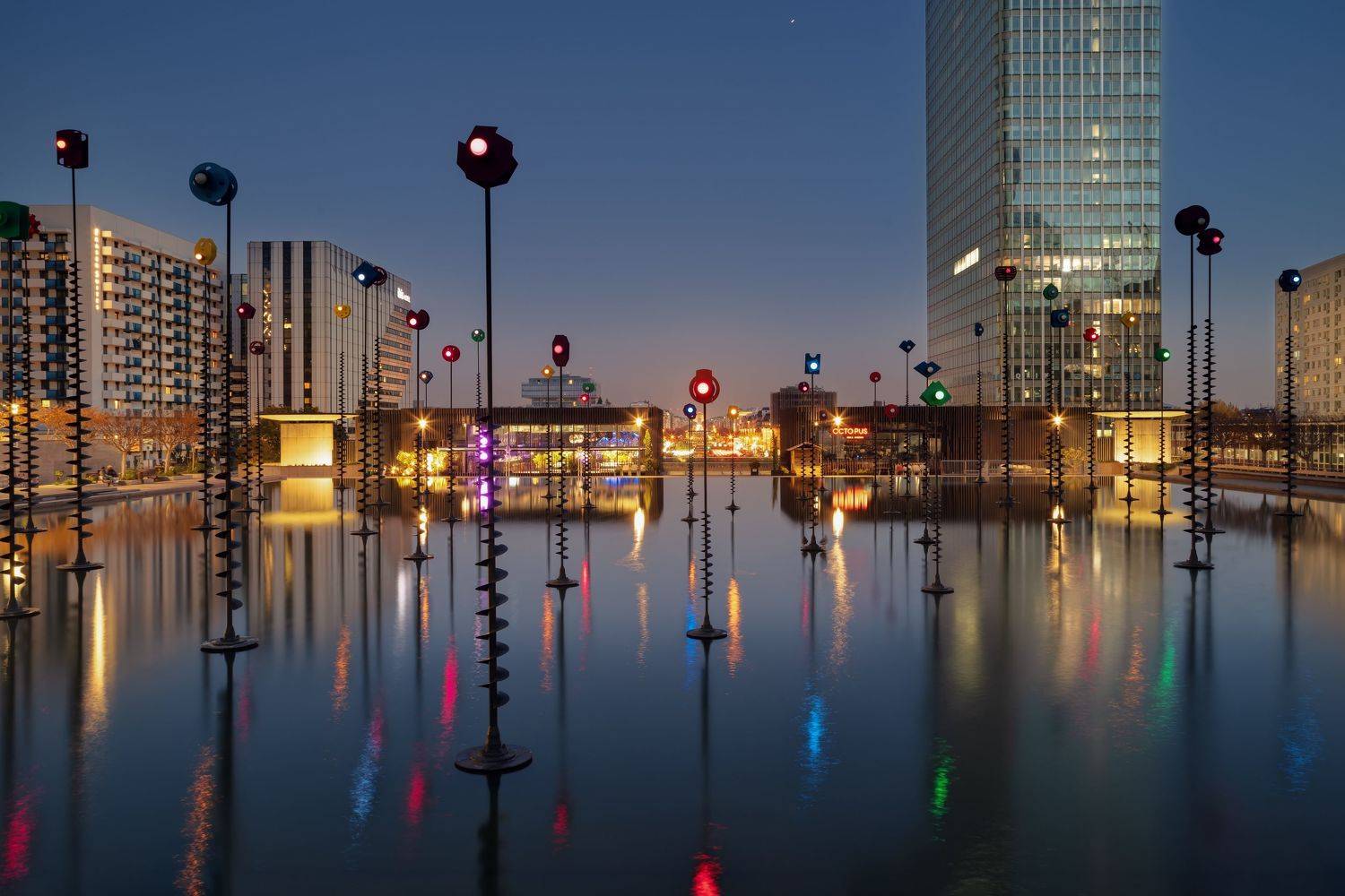 город,архитектура,вечер,бассейн,огни,отражения, Тамара