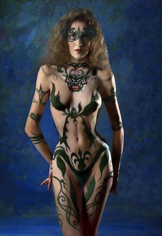 cosplay, косплей, фотомонтаж, коллаж, 	фотошоп, creative, photoshop, война, erotic, girl, nude, арт, арт-ню, девушка, модель,  обнаженная, фотомодель, фотосессия, эротика, body-art, nude-art-photo, 35-мм-плёнка, славянская-гейша Боди-арт на Хеллоуин фото превью