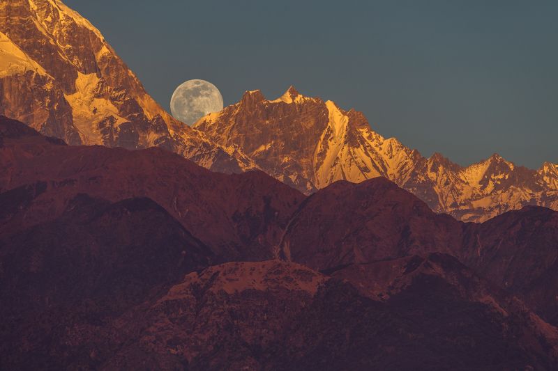 moonrise fullmoon himalayas nepal pokhara mountains  Moonrise above the Himalayas фото превью