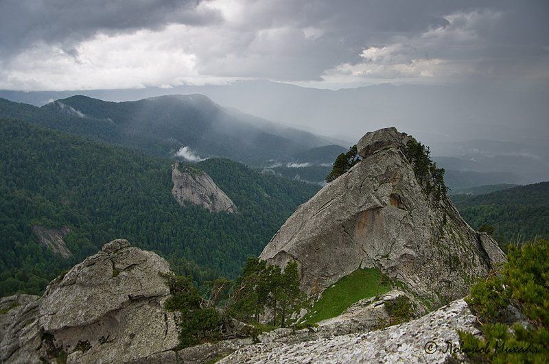 На вершине Орлан скалы фото превью