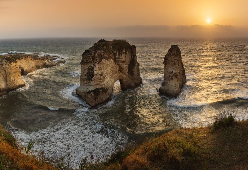 закат, море, ливан, скалы, голубиные скалы Закат на Голубиных скалах фото превью