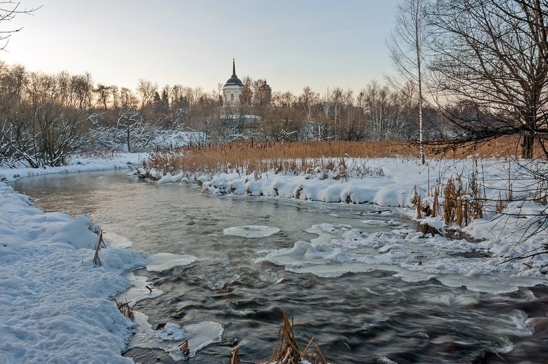 На берегу январской реки фото превью