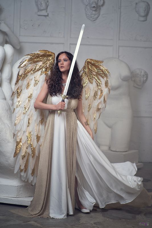 портрет, девушки, арт, крылья, миф, Медуза Горогона, Греция, античность, сказка, сказочное фото, брюнетка, модель Сфено фото превью