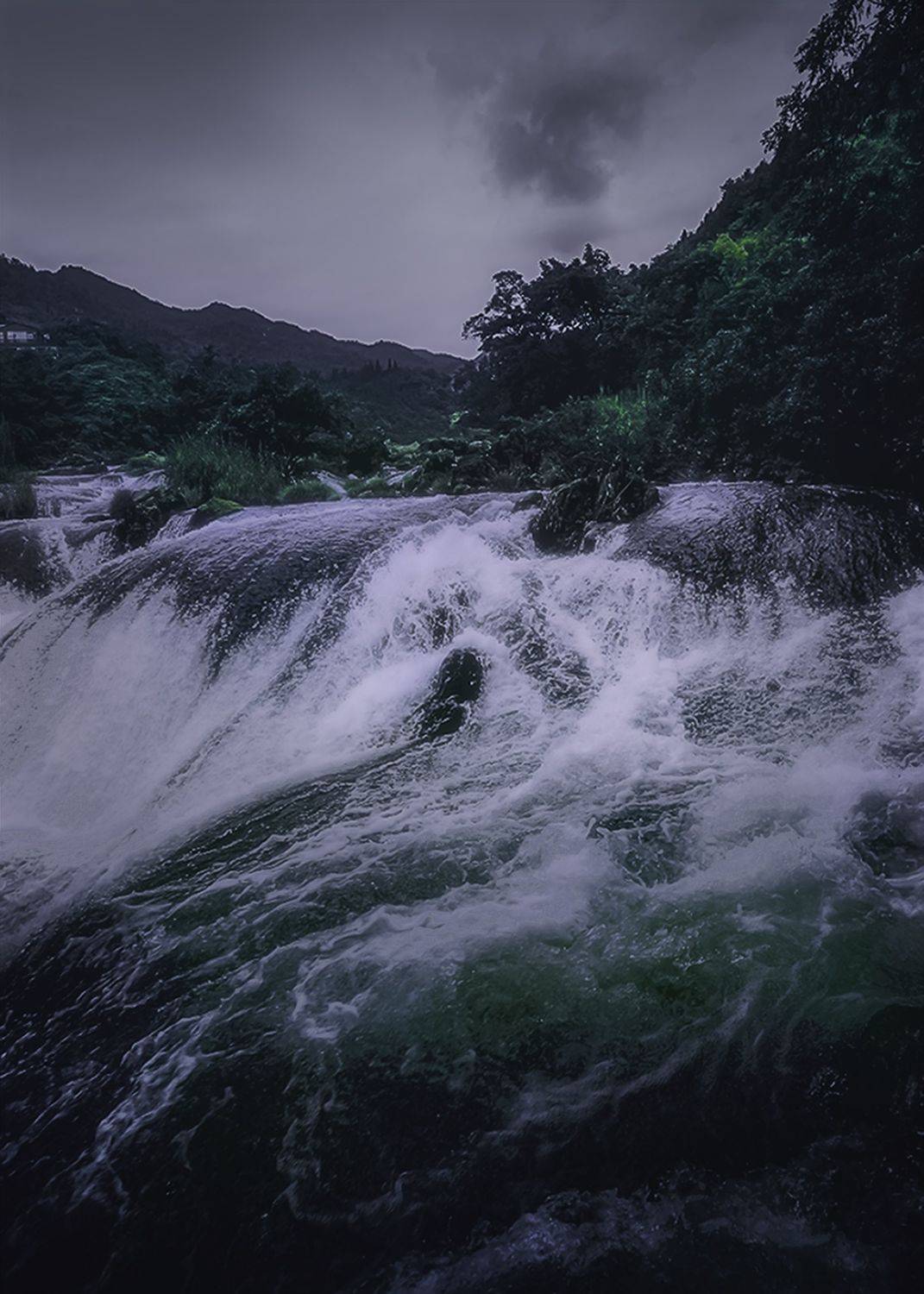 溪水奔流, 吴 微雨墨烟鸿