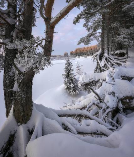 На крутом берегу