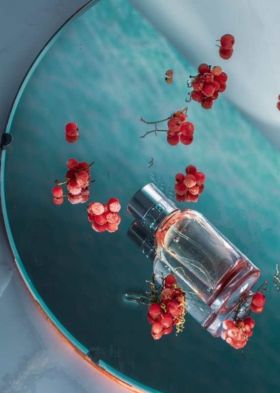 still life, product, berries, mirror, натюрморт, духи R фото превью