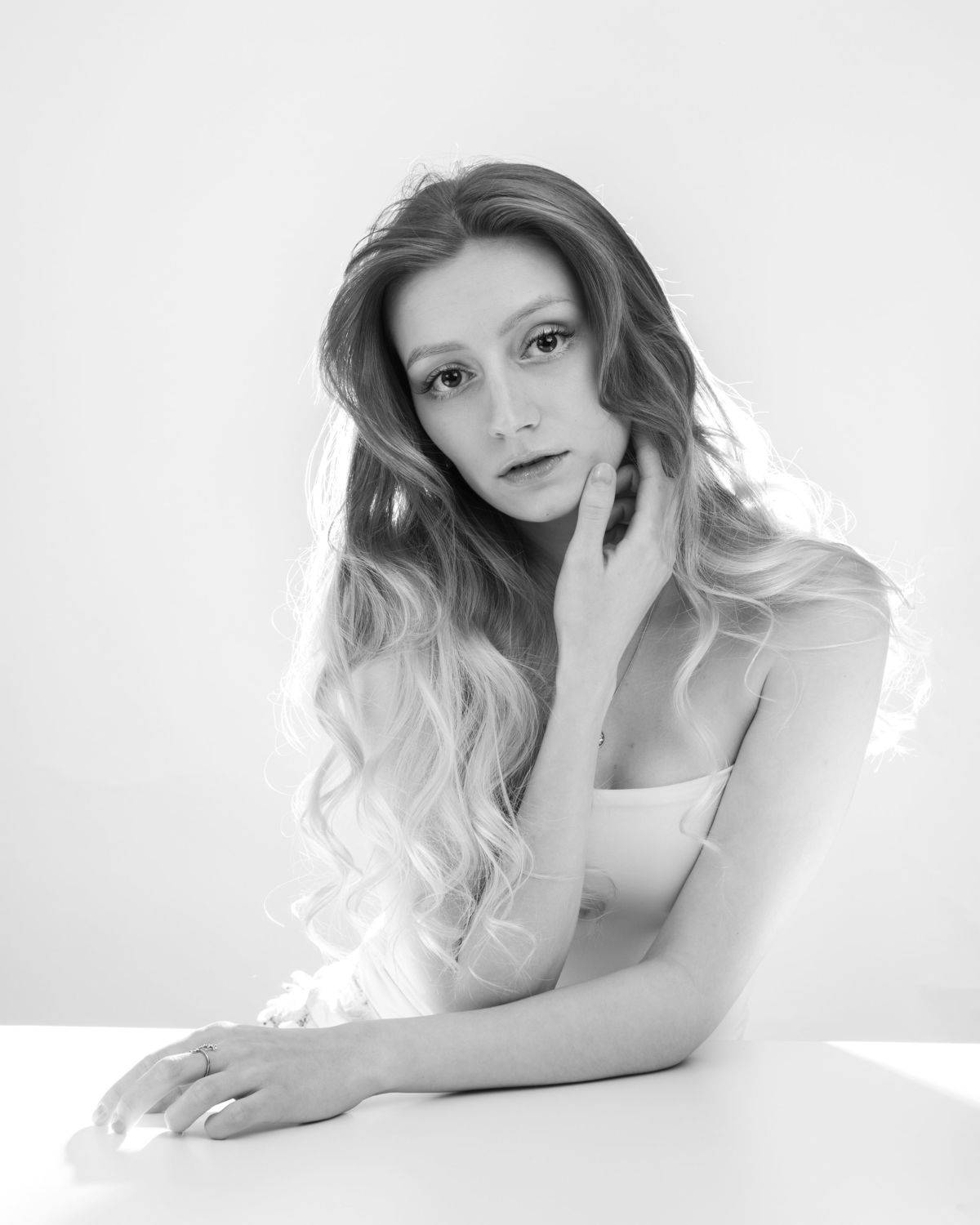 портрет , взгляд ,красивая девушка , цвет ,волосы , красивые губы ,нежность , таинственность, Natalia Kholodova