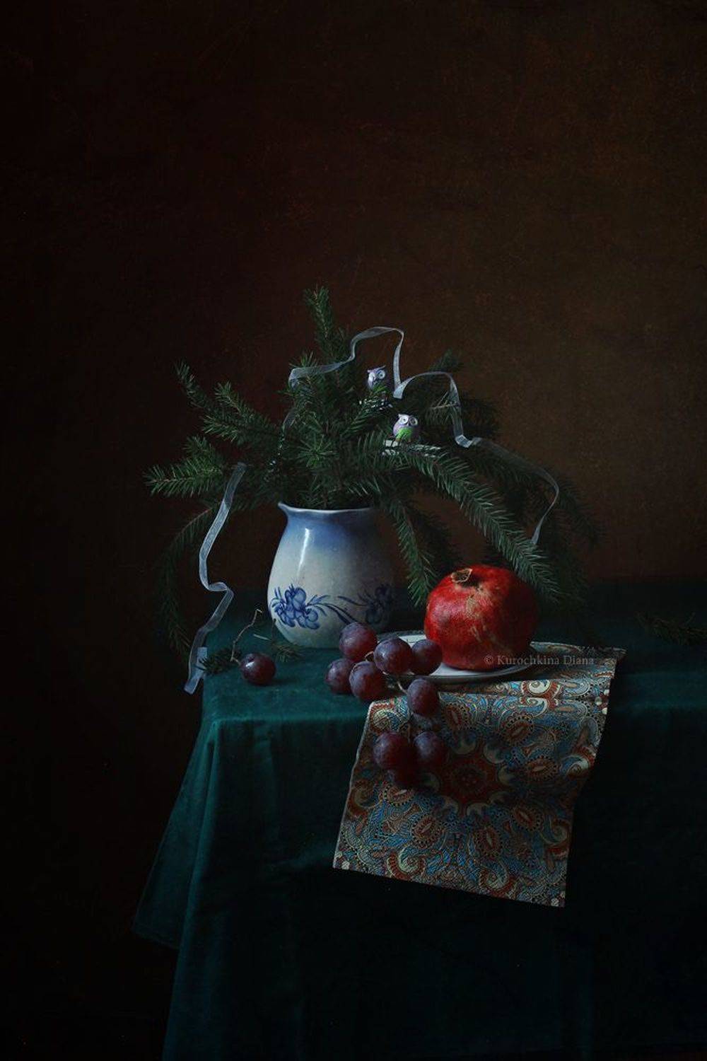 натюрморт, зима, ёлка, гранат, виноград, совушки, Курочкина Диана