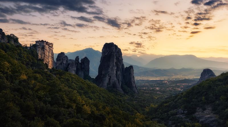 закат, рассвет, вечер, облака, природа, зелень, горы, холмы, монастырь, метеора, метеоры, греция, sunset, sunrise, evening, trees, rock, rocks, hills, monastery, monasteries, meteora, greece Монастыри Метеор / Meteora monasteries фото превью