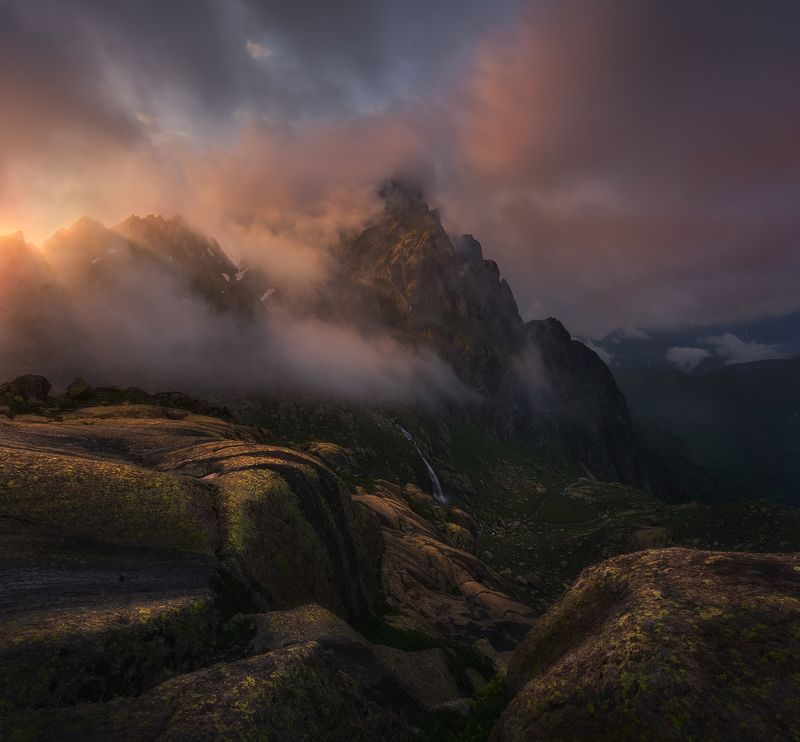 грузия, тобаварчхили, горы, озеро, рассвет, фототур, оходже Водопад у озера Оходже фото превью