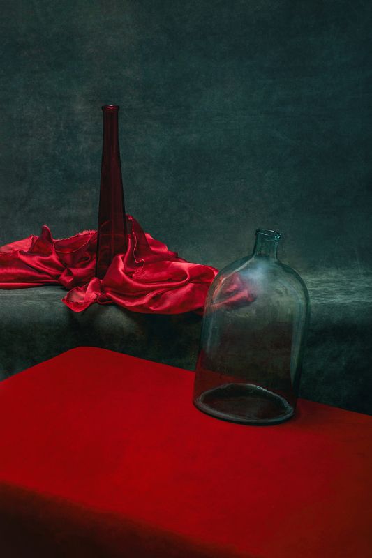 Натюрморт с красным фото превью