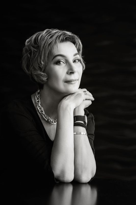 портрет, чб, взгляд, женский,   фото превью