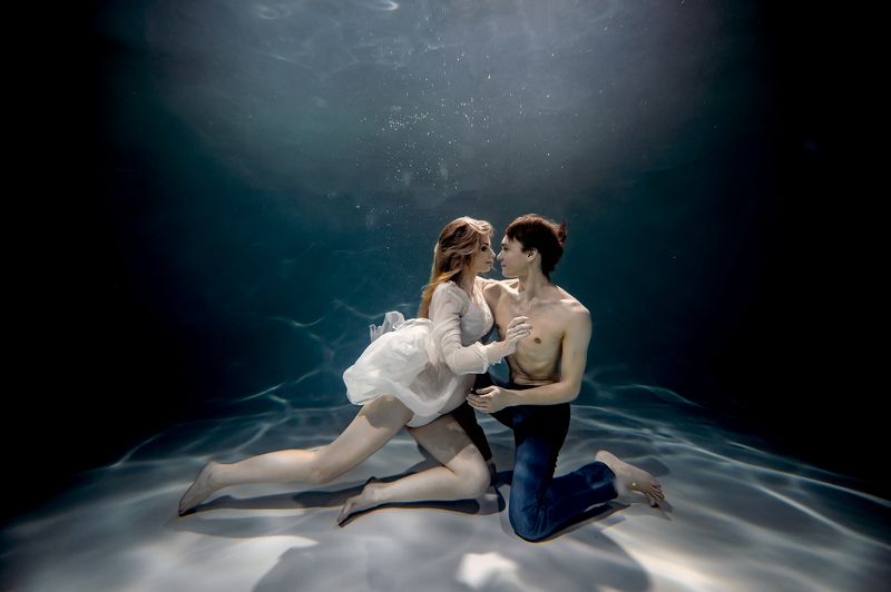 Подводная фотосессия Love story фото превью