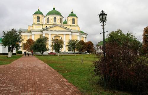 монастырь 