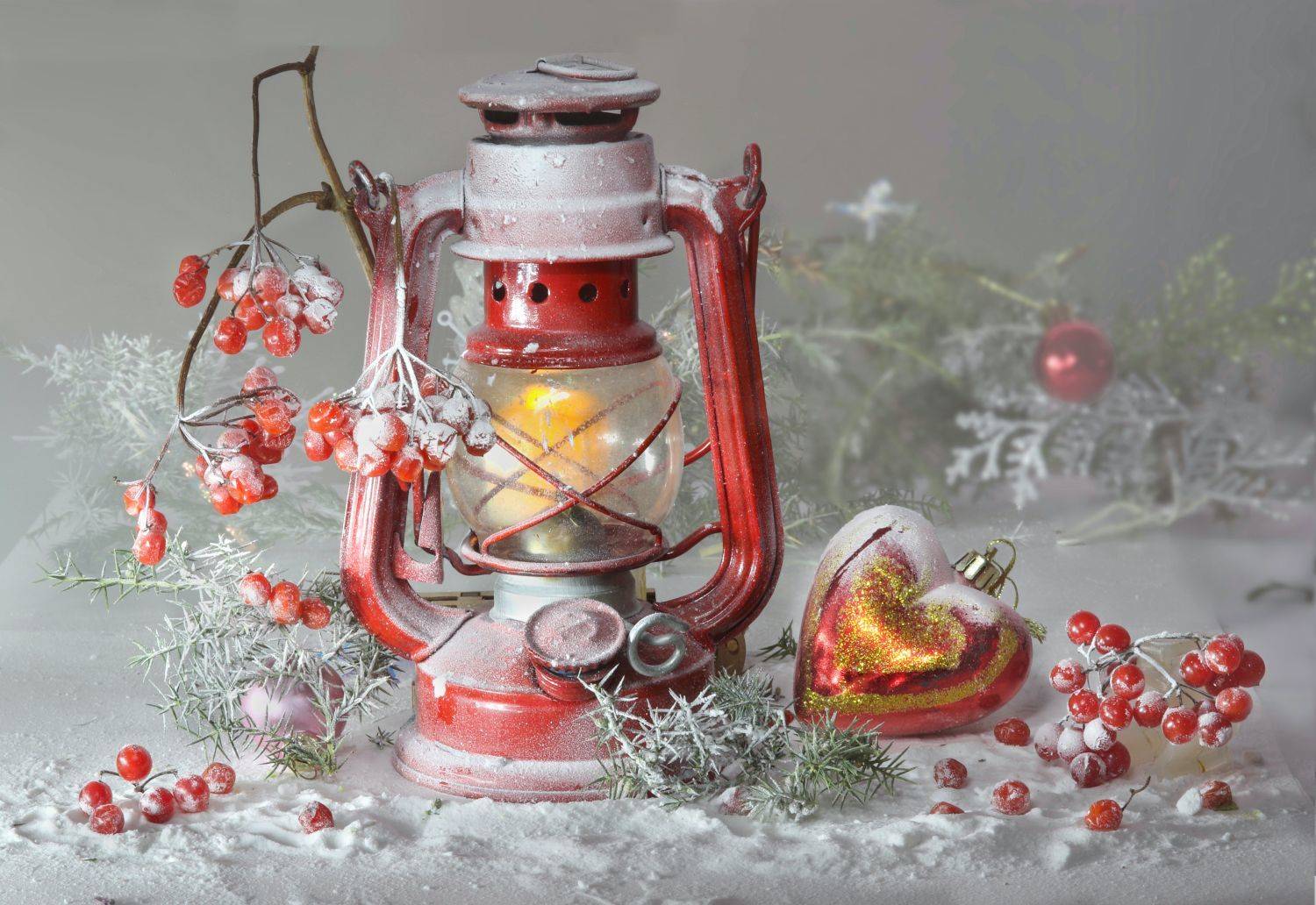 натюрморт.  фонарь игрушки праздник новый год ветки калина, Шруб (Беляева) Татьяна