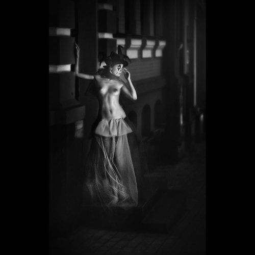 Грустный мим