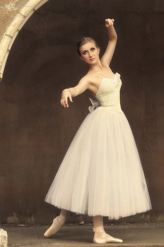 #Kuskovo #Park #Pointe shoes #ballerina #ballet #blue #dance #girl #model #pas #red #tutu #Кусково #балерина #балет #девушка #красный #модель #па #парк #пачка #пуанты #синий #танец Балет фото превью