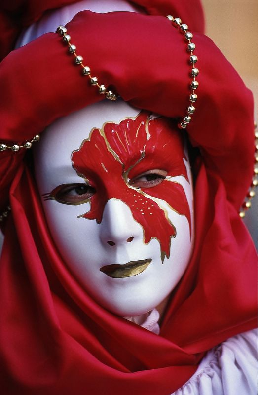maschera,carnevale,rosso,bianco, perle,occhi,oro Maschera фото превью