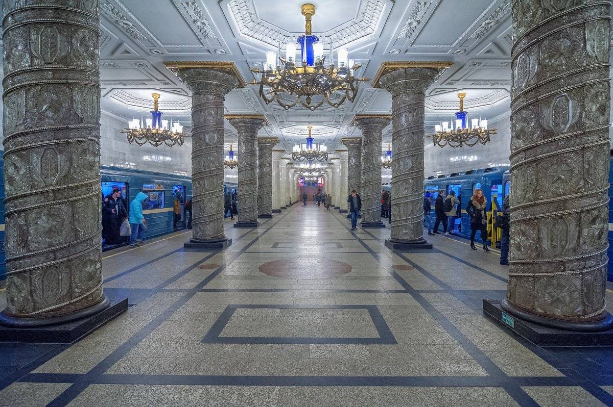 Петербургский метрополитен_станция Автово., Павел Жданов