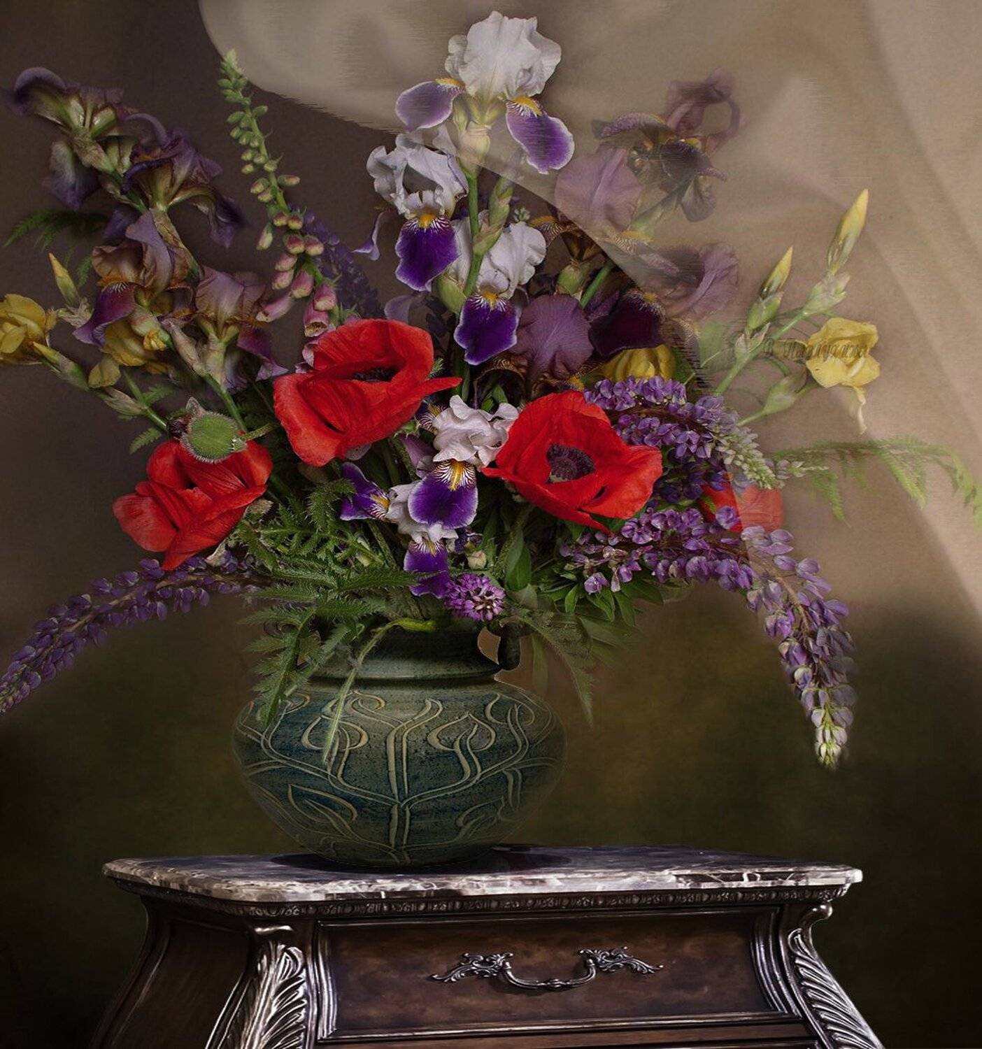 Букет красивых цветов, Ирисы, Красные маки, Люпины, Вера Павлухина