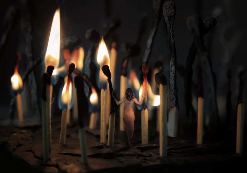 ведьма, женщина, фигура, огонь, свеча, спичка Путь ведьмы фото превью