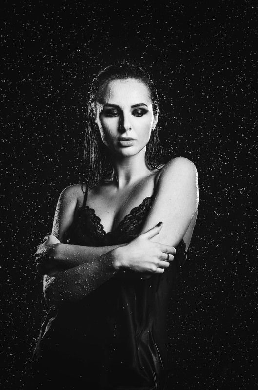 девушка под дождем, мокрая кожа, капли воды *** фото превью