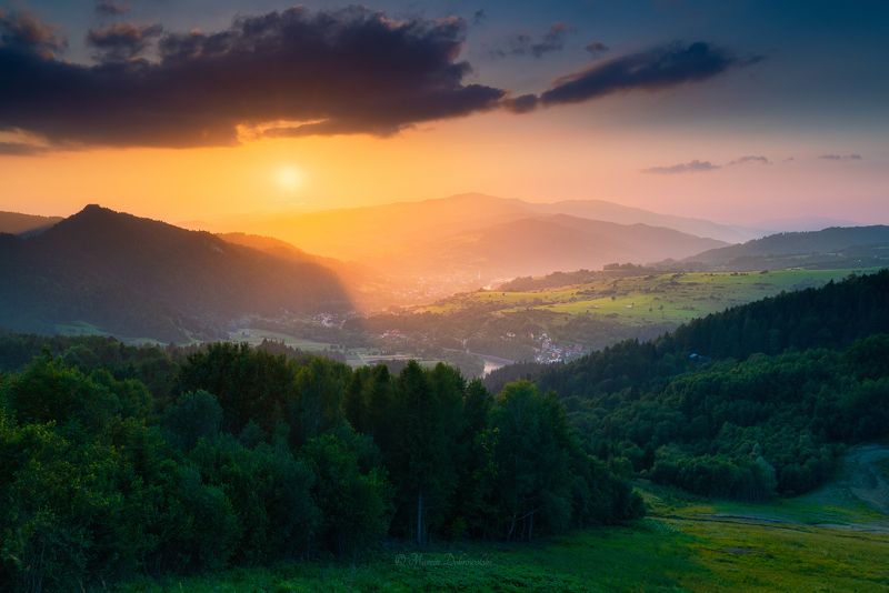 mountainscape, landscape, mountains, Pieniny, Poland, Polska, Szafranówka, Nikon, clouds, sun, sunset, sunlight, trees, forest, colors Changing of the Guard фото превью
