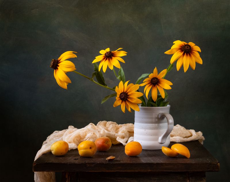 натюрморт, цветы, рудбекия, абрикосы Рудбекия и абрикосы фото превью