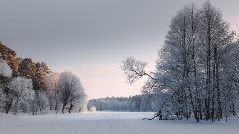 На замерзшем озере фото превью