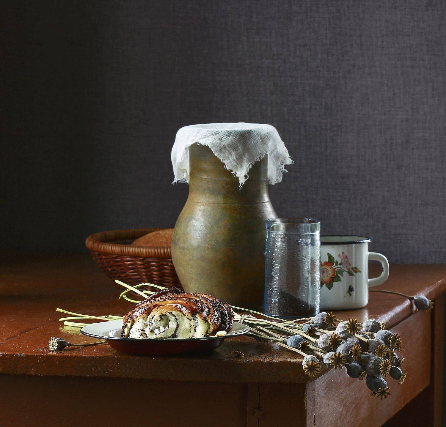 натюрморт, фотонатюрморт, булочка, еда, бабушка, память, детство, ретро, мак, still life, stillifefoto, наталья казанцева фотохудожник, художественное фото,, Наталья Казанцева