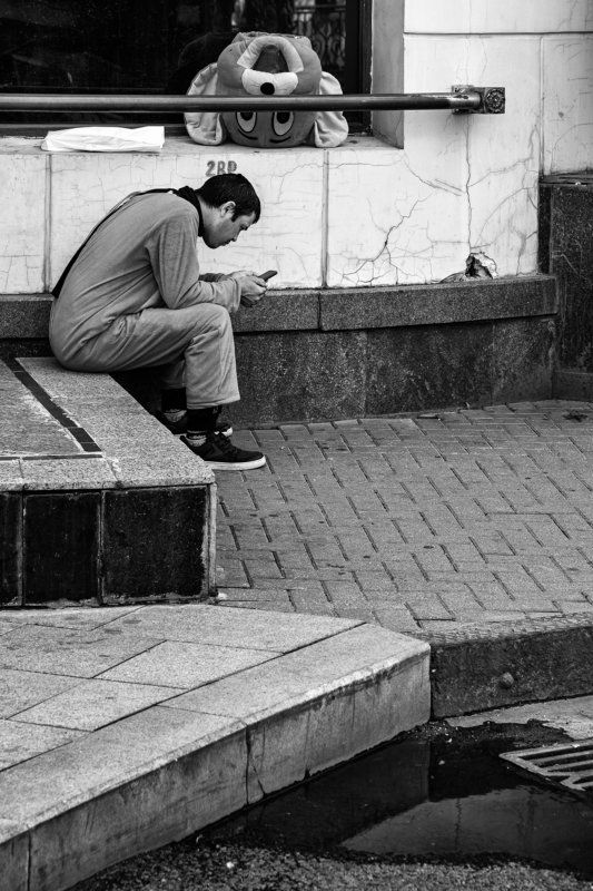 стрит улица чб монохром люди москва Перерыв фото превью