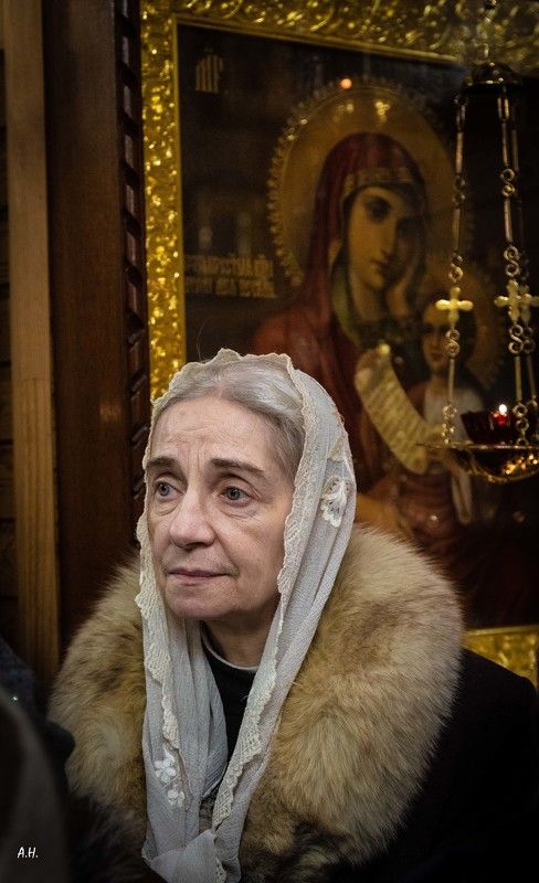 В храме фото превью