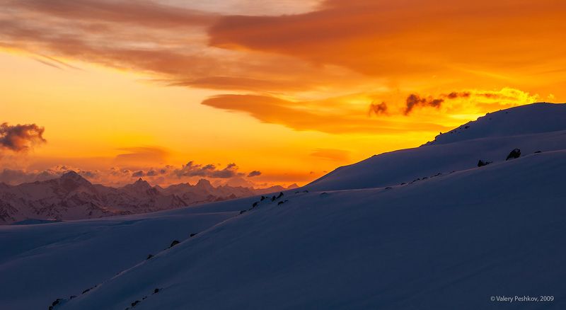 красочный вечер, закат, закат на эльбрусе, гара-баши, эльбрус, приэльбрусье, терскол, кабардино-балкария Pro закат на склонах Эльбруса фото превью