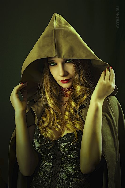 злая, колдунья, королева, мачеха, белоснежка, вельма, плащ, ядовитый, капюшон, накидка, плащ, зеленый Злая колдунья фото превью