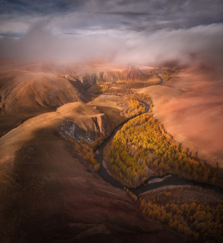 алтай, осень, горы, долина Над рекой фото превью