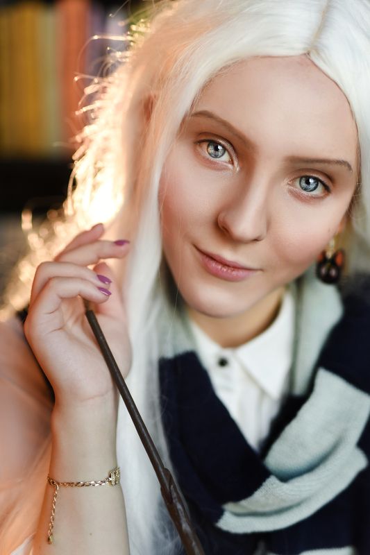 Гарри Поттер , девушка, голубые глаза. Блондинка. Пепельный блонд Полумна фото превью