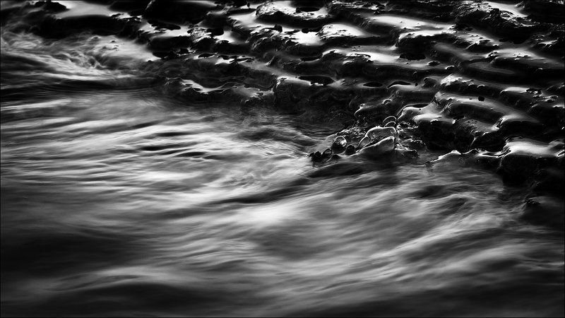 B&w, Baltic sea, Bw, Ice, Landscape, Light, Long exposure, Sea, Water, вода, камни, контраст, Латвия, лёд, море, поток, природа, свет, чб Последние часы. фото превью