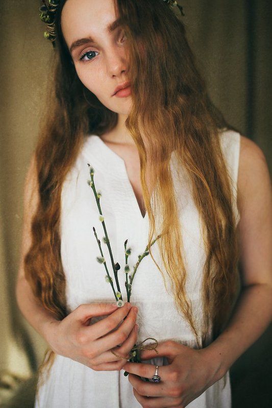 Девушка с вербой фото превью