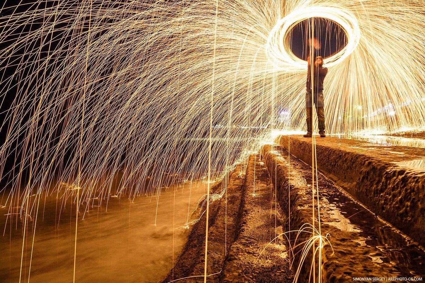 Искры, Ночь, Огонь, Фризлайт, Симонян Сергей