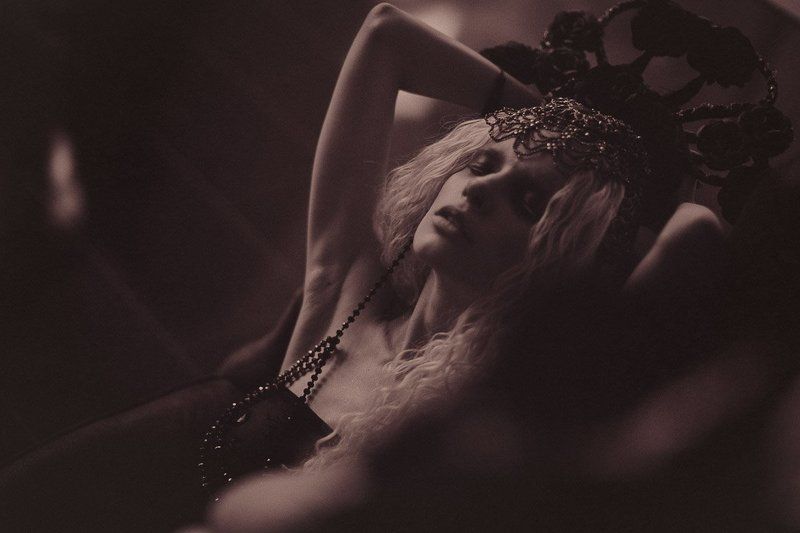 Dead And Lovely фото превью