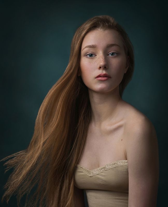 Веснушки, Ветер, Взгляд, Волосы, Девушка, Портрет, Студия *** фото превью