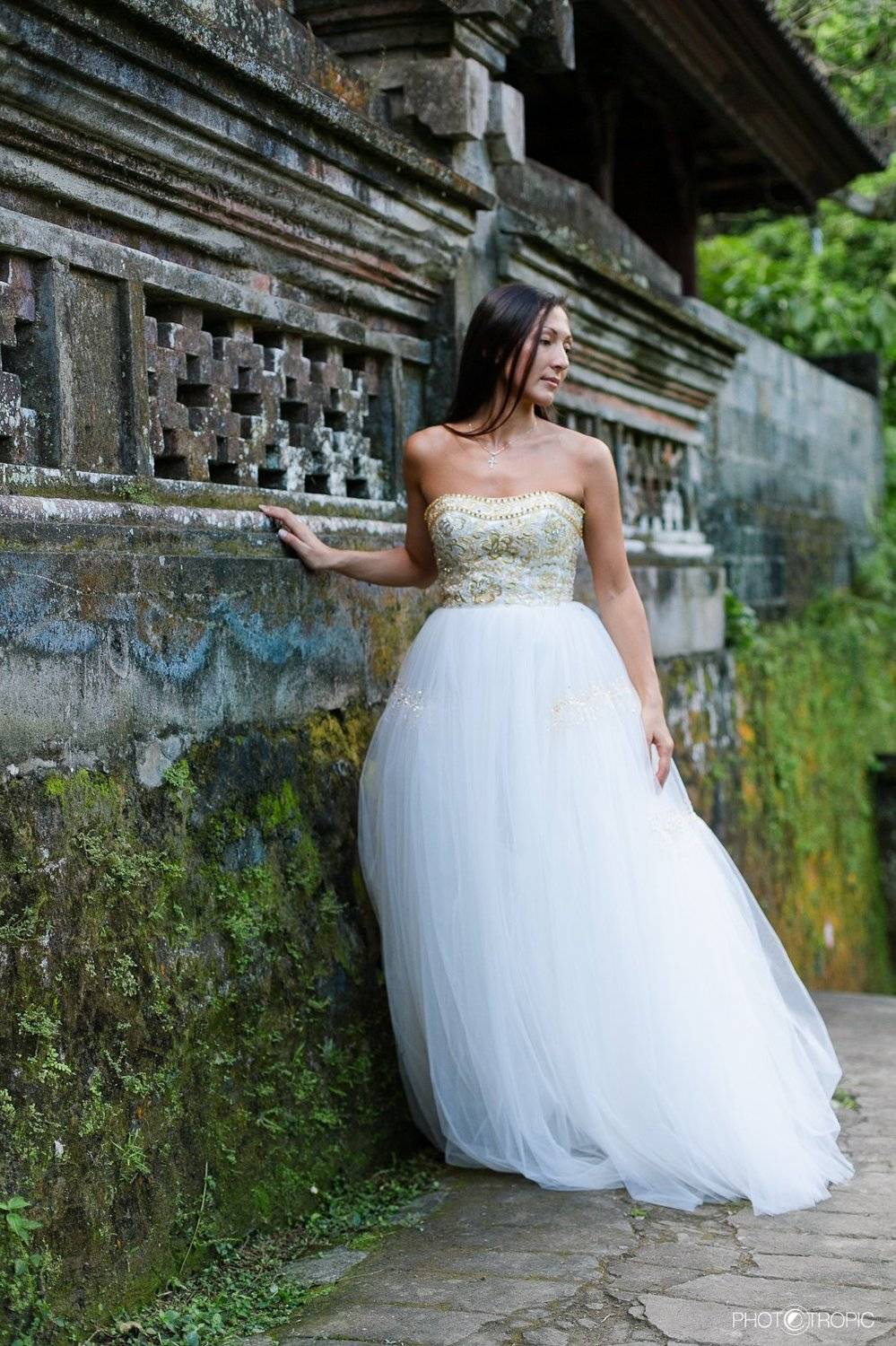 путешествие, свадьба, невеста, образ, девушка, платье, елен цай, elen tsay, бали, wedding, счастьее, нежность, любовь, азиатка, грация, красота, водопад, культура, традиции, Japan