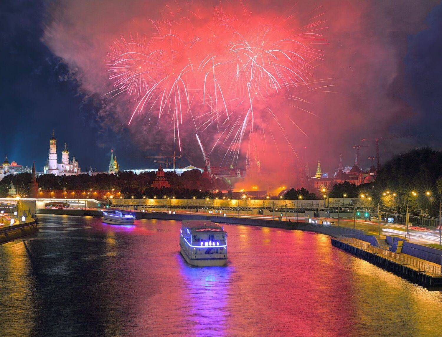9 мая, Вечер, Колокольня ивана великого, Кремль, Москва, Москва-река, Набережная, Праздник, Салют, Виктор Климкин