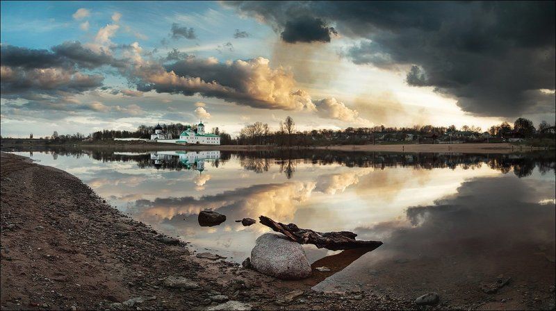 псков, россия, пейзаж, река, облака, храм, берег, камни, небо, солнце, закат, отражение, панорама, древний, линии, композиция, landscape, pskov, russia, reflection, clouds, sky, river, water *** фото превью