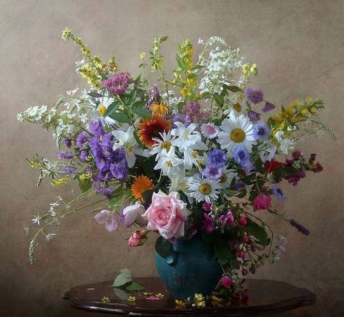 Отзвенело лето радостной струной