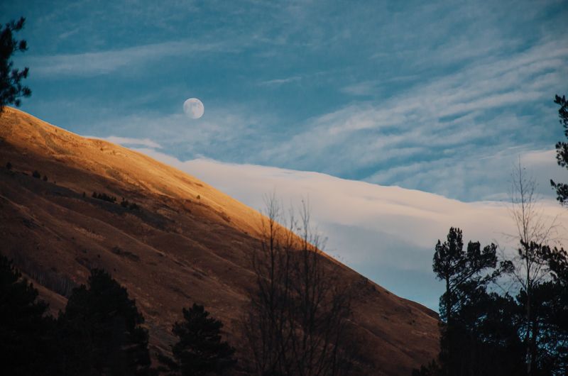 горы, луна, солнце, снег, Кавказ, Эльбрус Когда встает луна фото превью